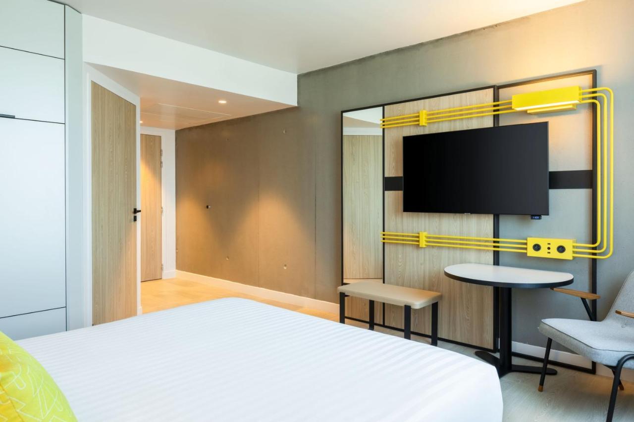 Courtyard By Marriott Paris Hotel
