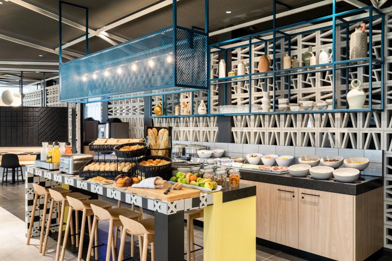 Courtyard By Marriott Paris Hotel