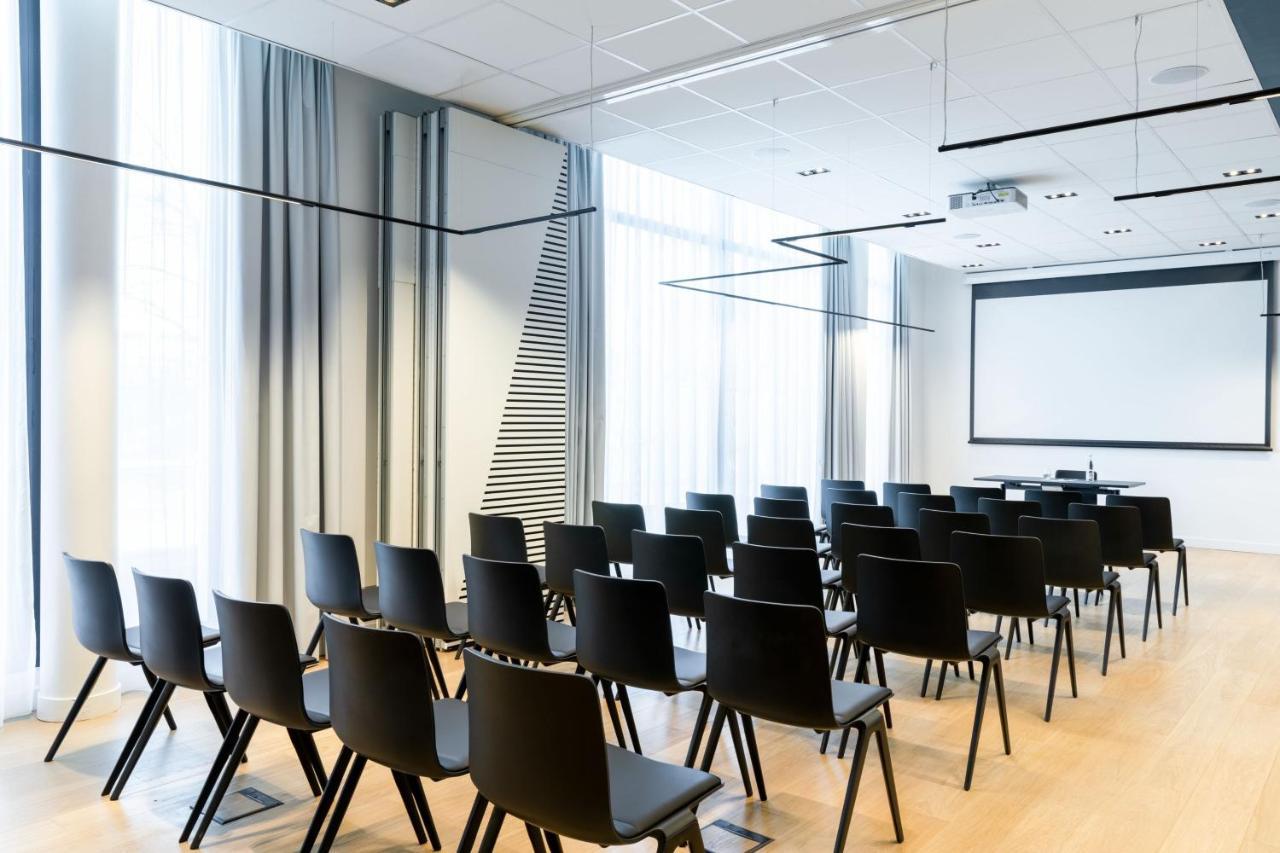 Courtyard By Marriott Paris