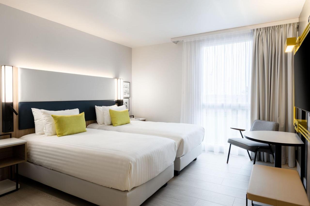 Courtyard By Marriott Paris Hotel